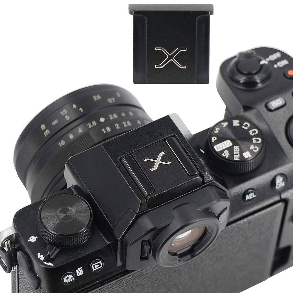 Amazon | メタル ホットシューカバー Fujifilm 対応 (黒-銀